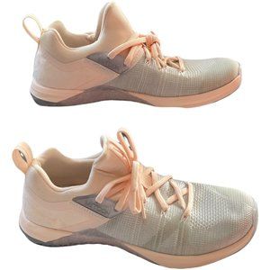 Women’s Sneakers Size 10 Nike Metcon Flyknit 3 MTLC Training Matte Silver Guava
